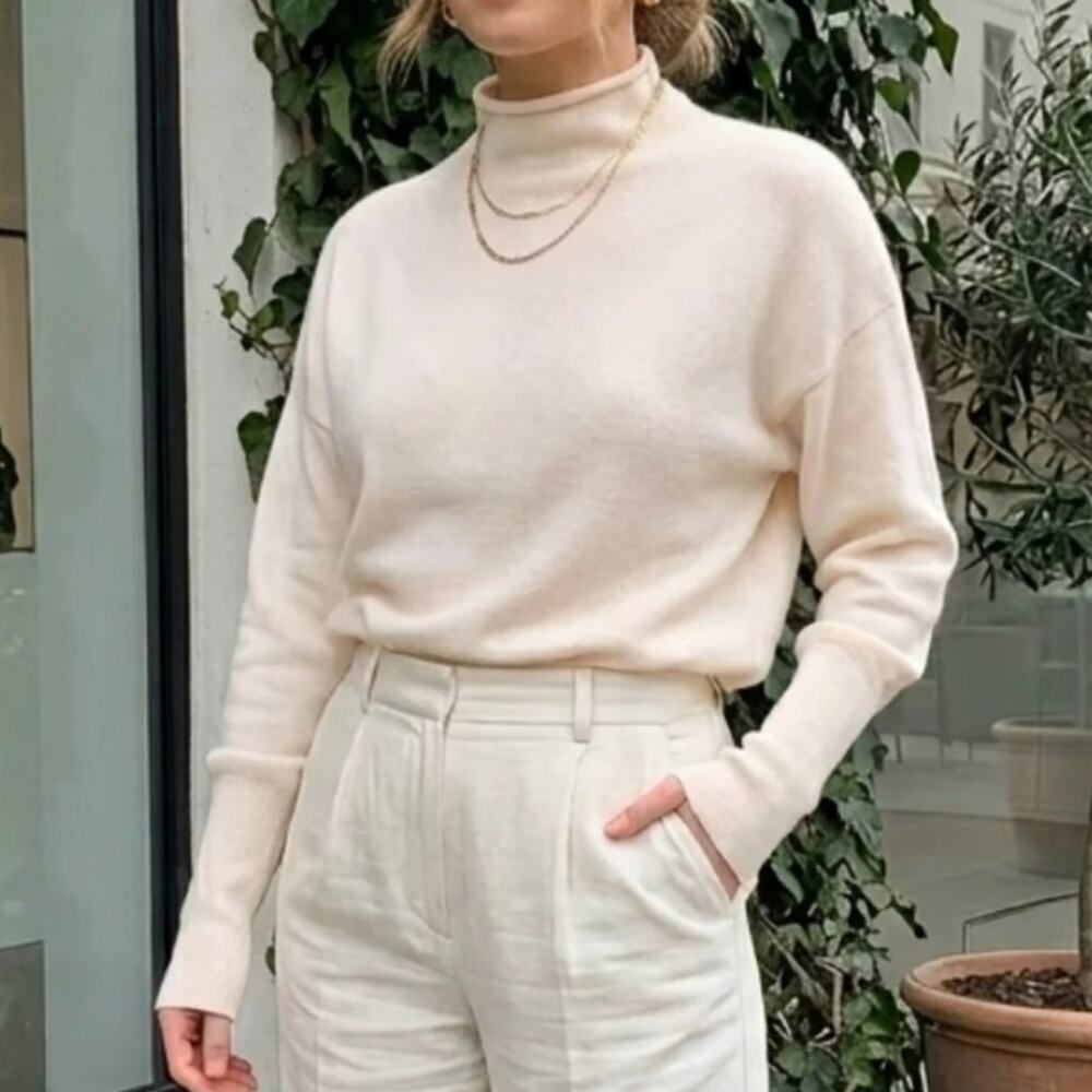 Aritzia Wilfred 100% Merino Wool Pullover Sweater Turtleneck Cream Knit XS